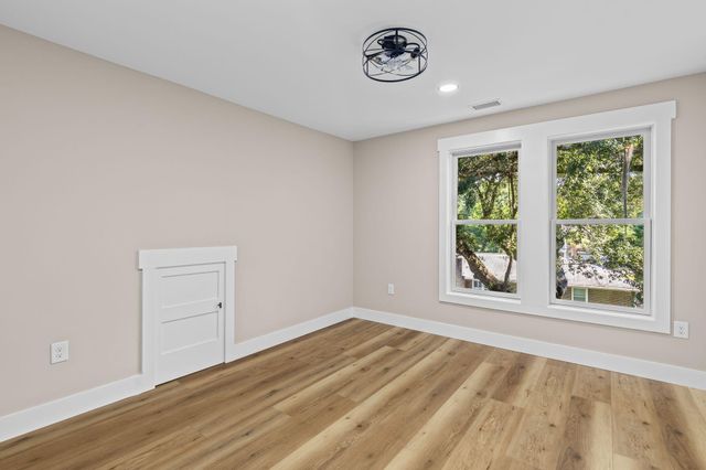 1216 Old Towne Road, Charleston, SC 29407