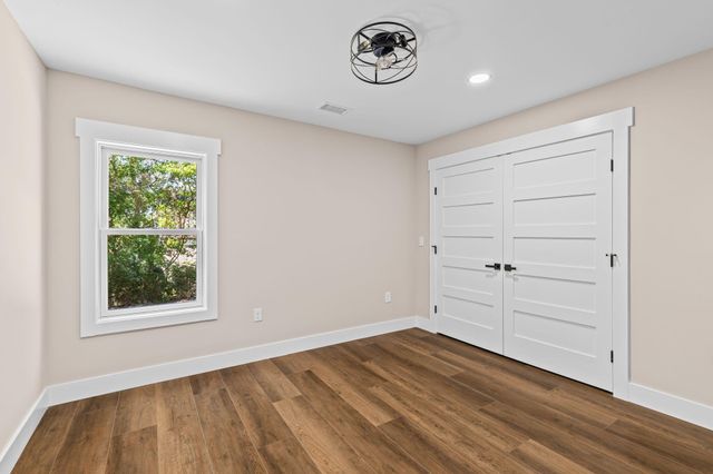 1216 Old Towne Road, Charleston, SC 29407