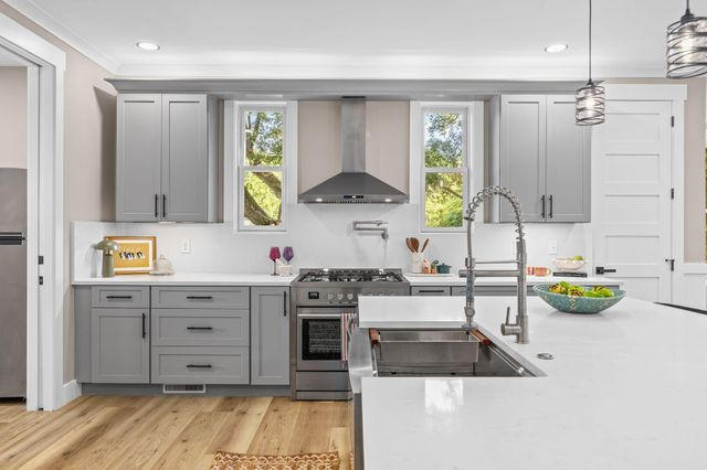 1216 Old Towne Road, Charleston, SC 29407