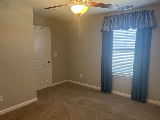 1055 Amber Hills Dr, Ashland City, TN 37015