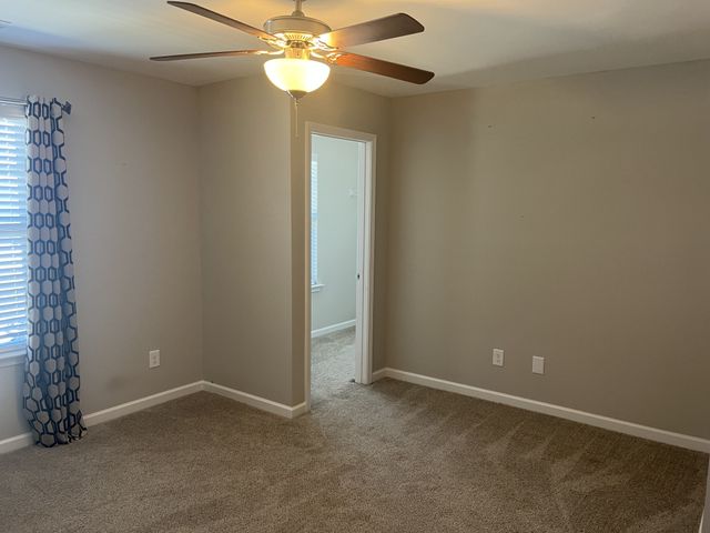 1055 Amber Hills Dr, Ashland City, TN 37015