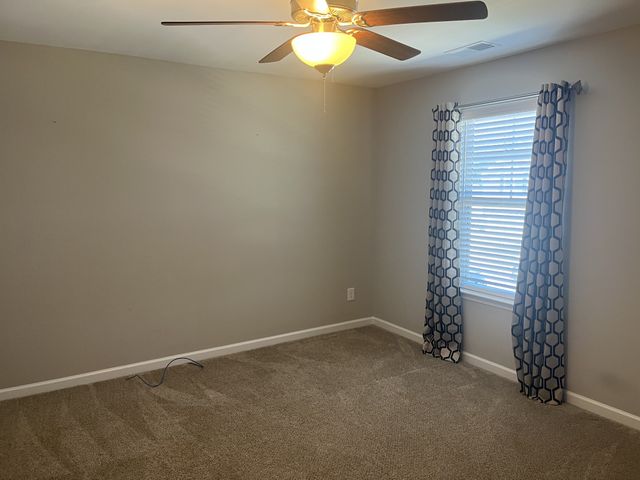 1055 Amber Hills Dr, Ashland City, TN 37015