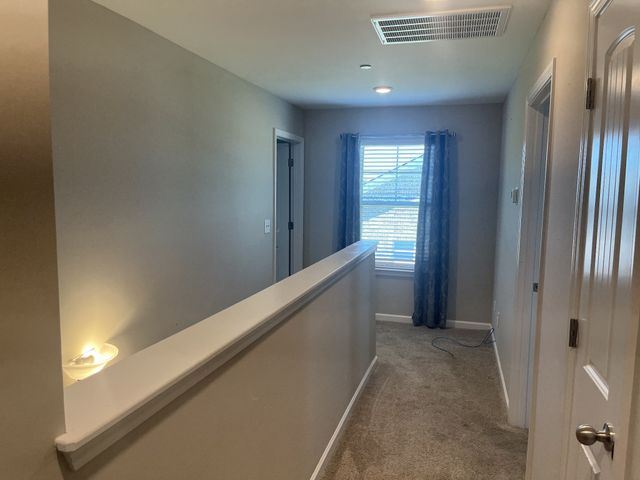 1055 Amber Hills Dr, Ashland City, TN 37015