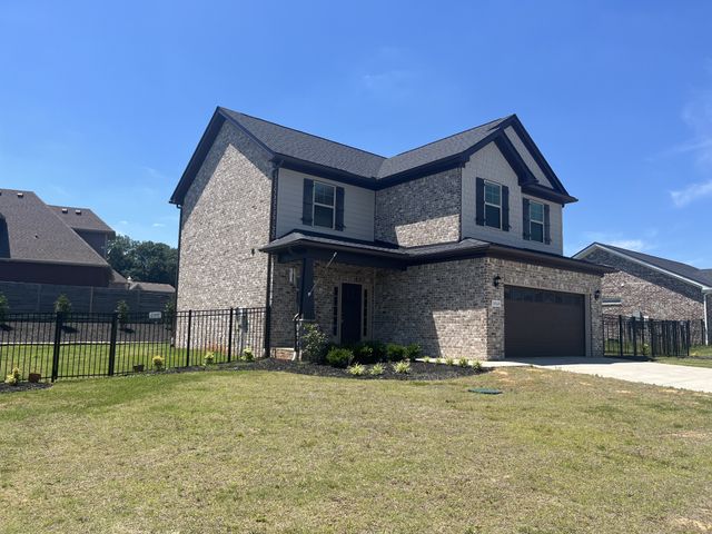 1055 Amber Hills Dr, Ashland City, TN 37015