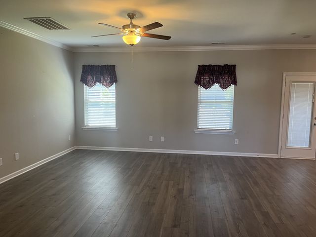 1055 Amber Hills Dr, Ashland City, TN 37015