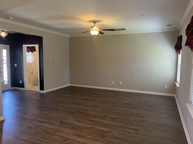 1055 Amber Hills Dr, Ashland City, TN 37015