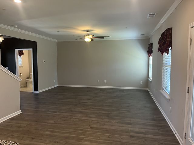 1055 Amber Hills Dr, Ashland City, TN 37015