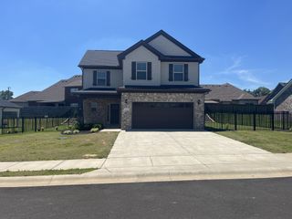 1055 Amber Hills Dr, Ashland City, TN 37015