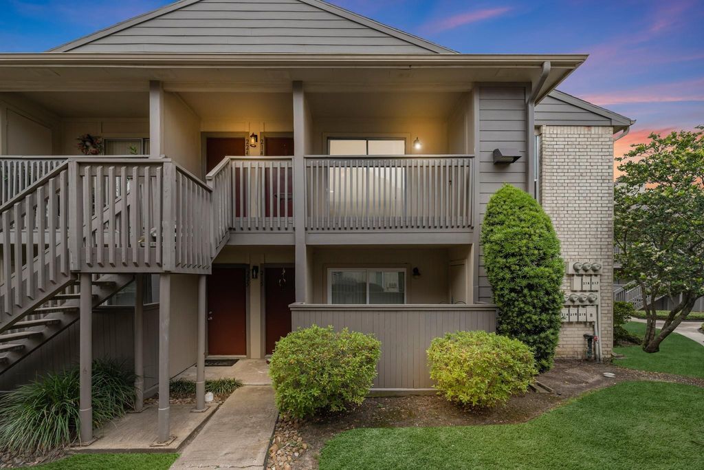 1900 Bay Area Boulevard 214, Houston, TX 77058