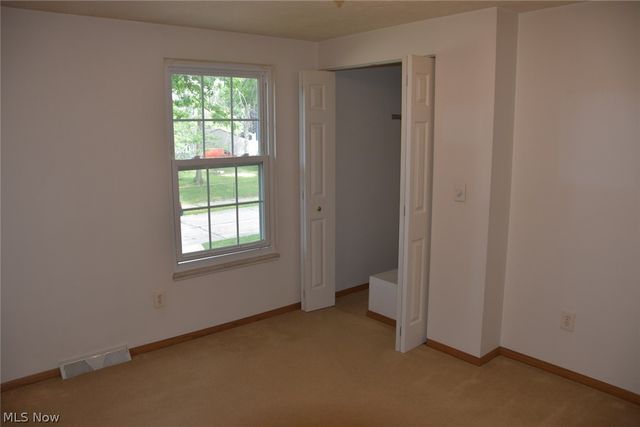 537 Howells Court, Eastlake, OH 44095