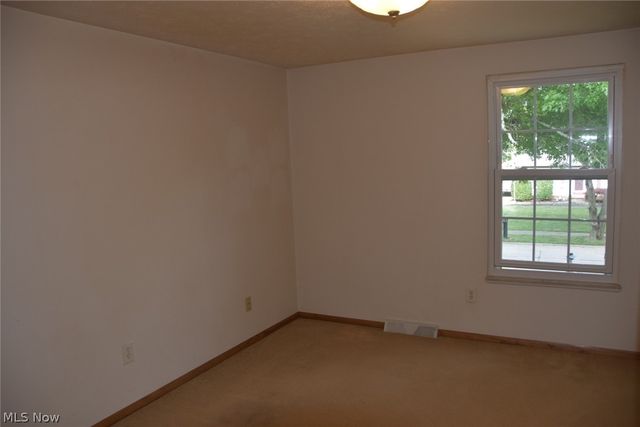 537 Howells Court, Eastlake, OH 44095
