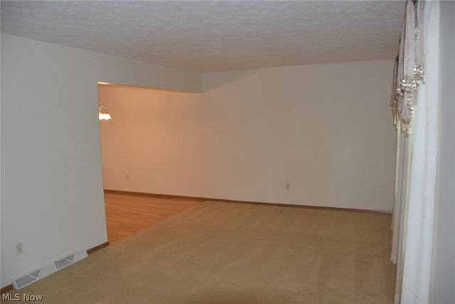 537 Howells Court, Eastlake, OH 44095