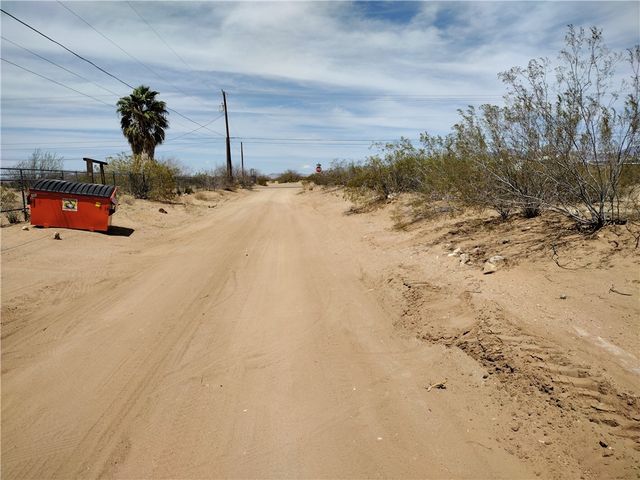 3456 N Lochiel Road, Golden Valley, AZ 86413