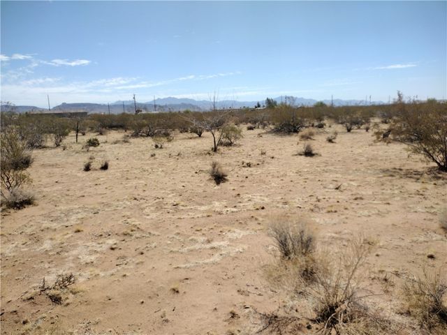 3456 N Lochiel Road, Golden Valley, AZ 86413