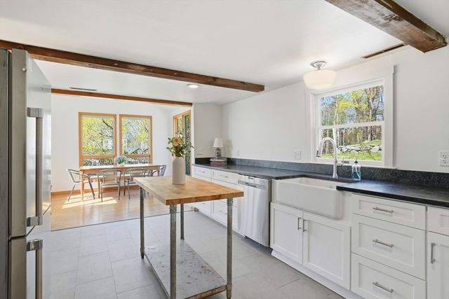 303 Beechwood St, Cohasset, MA 02025
