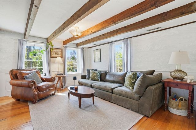 303 Beechwood St, Cohasset, MA 02025
