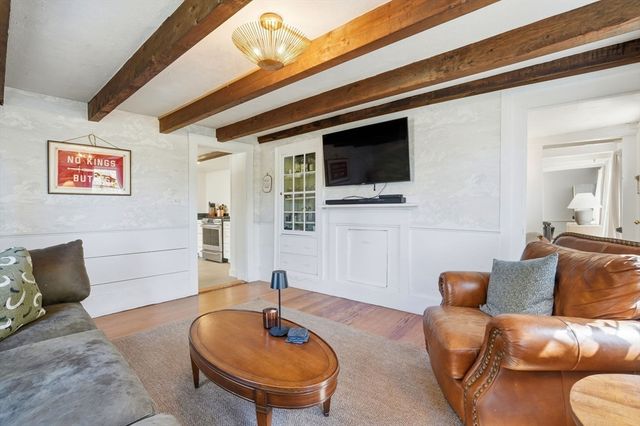 303 Beechwood St, Cohasset, MA 02025