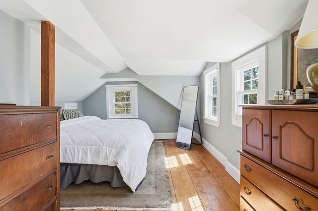 303 Beechwood St, Cohasset, MA 02025
