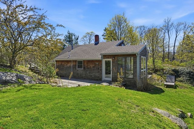 303 Beechwood St, Cohasset, MA 02025