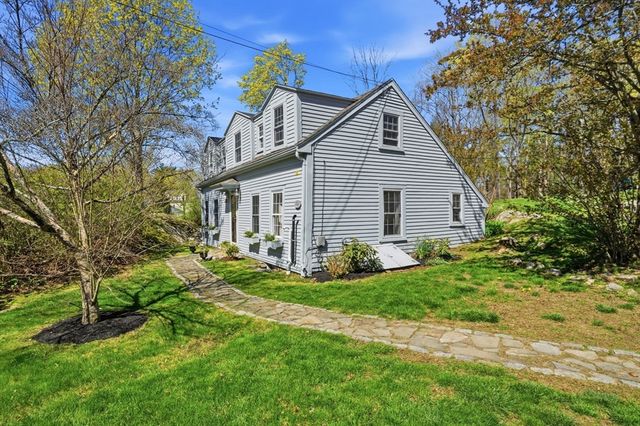 303 Beechwood St, Cohasset, MA 02025
