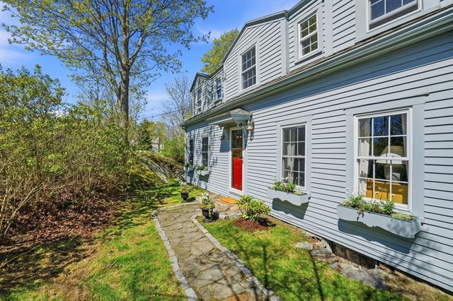 303 Beechwood St, Cohasset, MA 02025