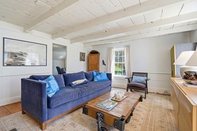 303 Beechwood St, Cohasset, MA 02025