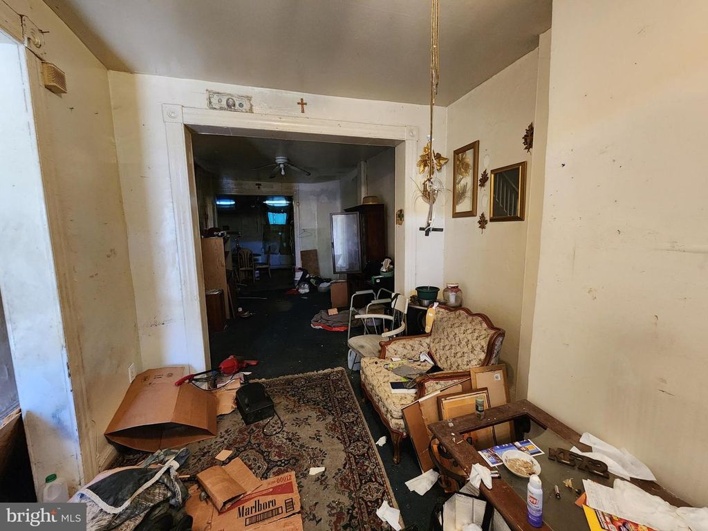 Image 5 of property listing at 1636 N WASHINGTON ST, Baltimore, MD 21213