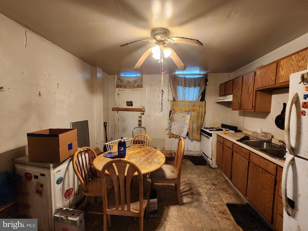 Image 8 of property listing at 1636 N WASHINGTON ST, Baltimore, MD 21213