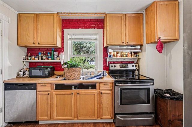 305 Walkertown Guthrie Road, Winston-salem, NC 27101