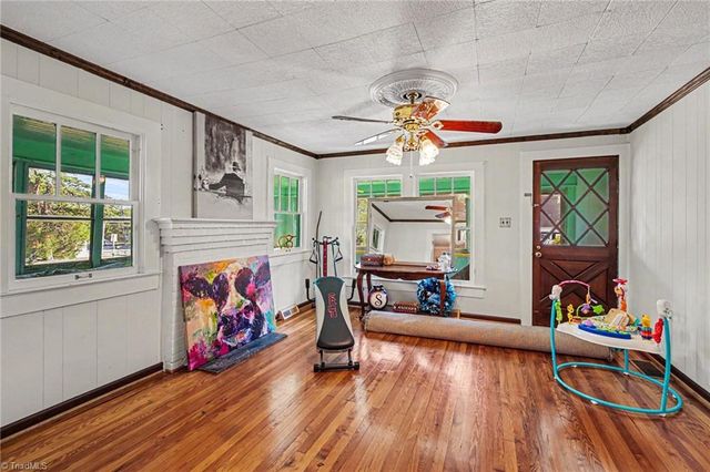305 Walkertown Guthrie Road, Winston-salem, NC 27101