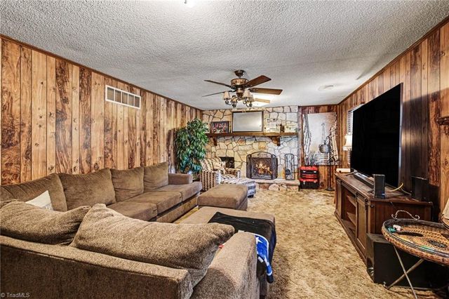 305 Walkertown Guthrie Road, Winston-salem, NC 27101