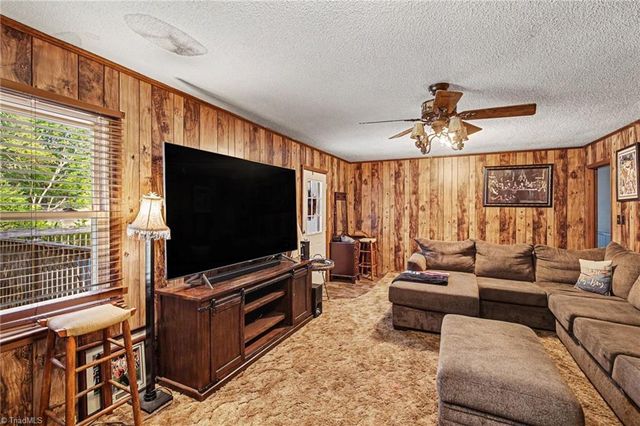 305 Walkertown Guthrie Road, Winston-salem, NC 27101