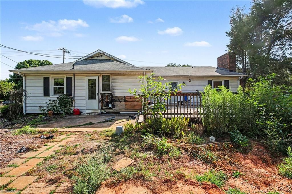 305 Walkertown Guthrie Road, Winston-salem, NC 27101