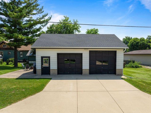 11 W Rockwell STREET, Elkhorn, WI 53121