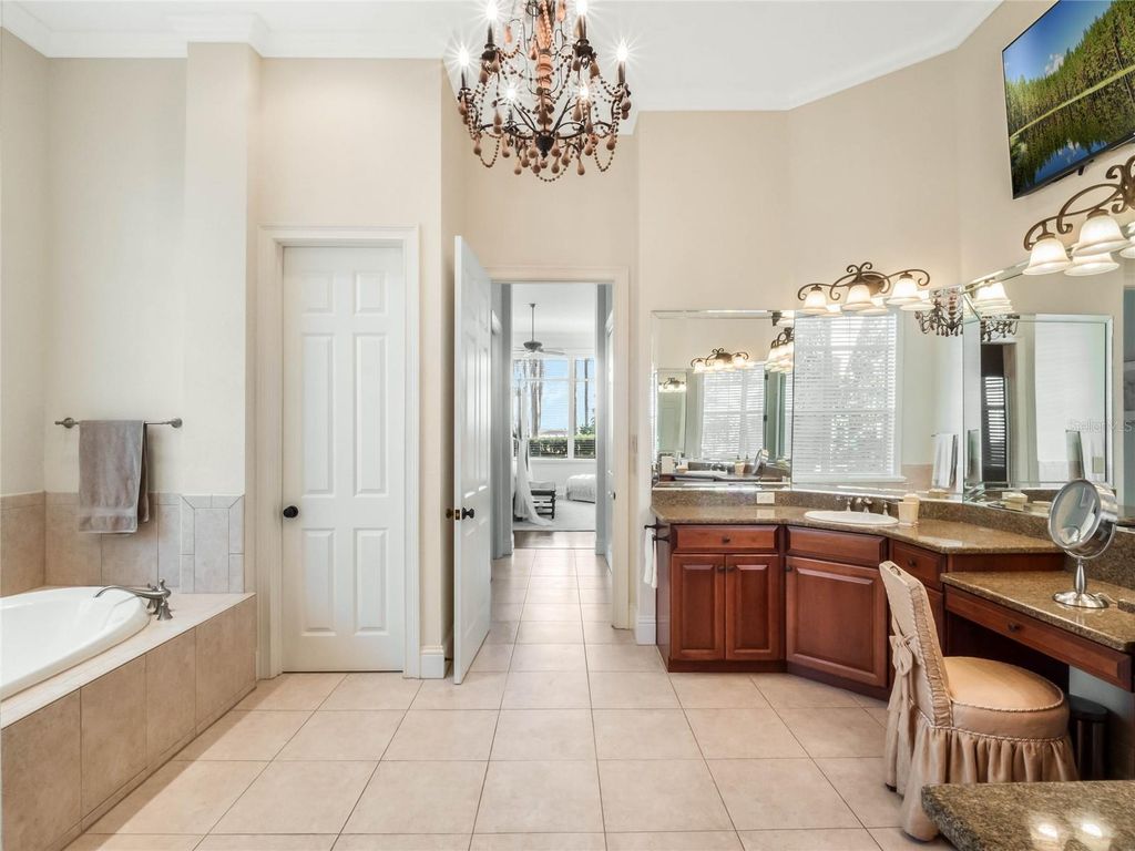 Image 36 of property listing at 10411 HART BRANCH CIRCLE, Orlando, FL 32832