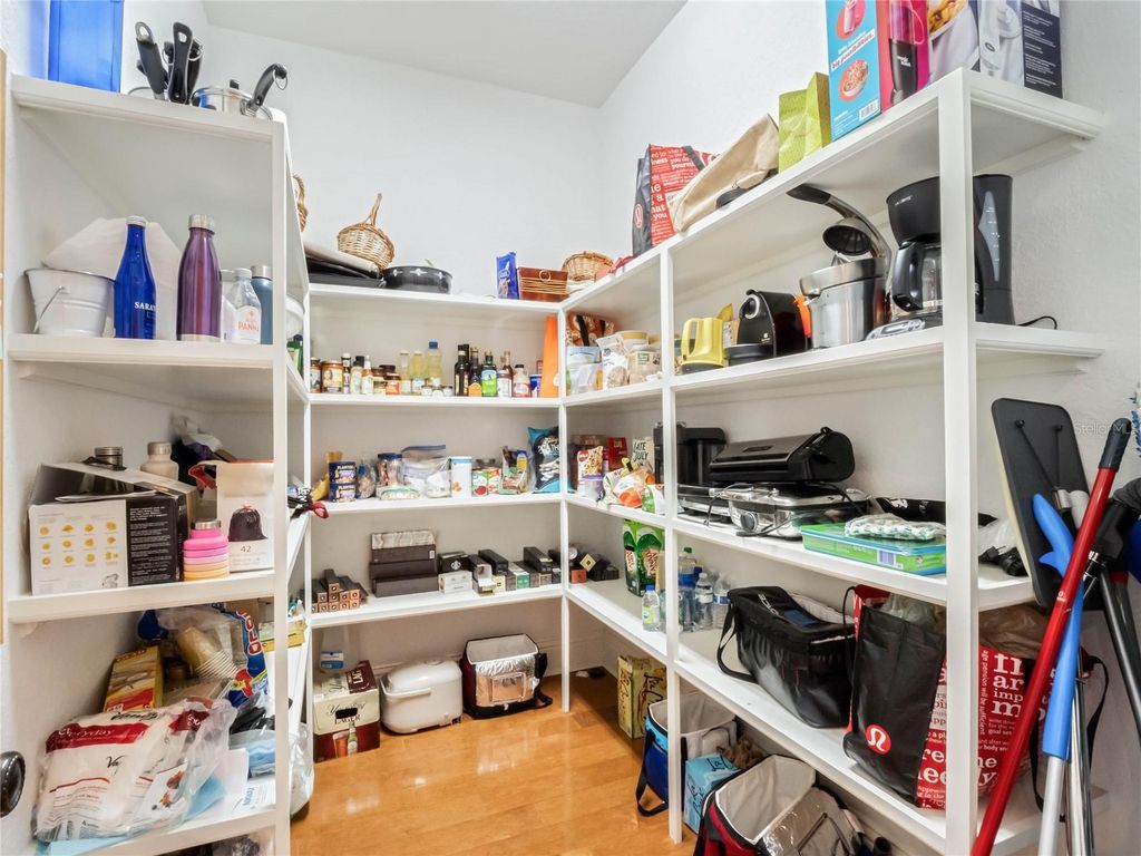 Image 47 of property listing at 10411 HART BRANCH CIRCLE, Orlando, FL 32832