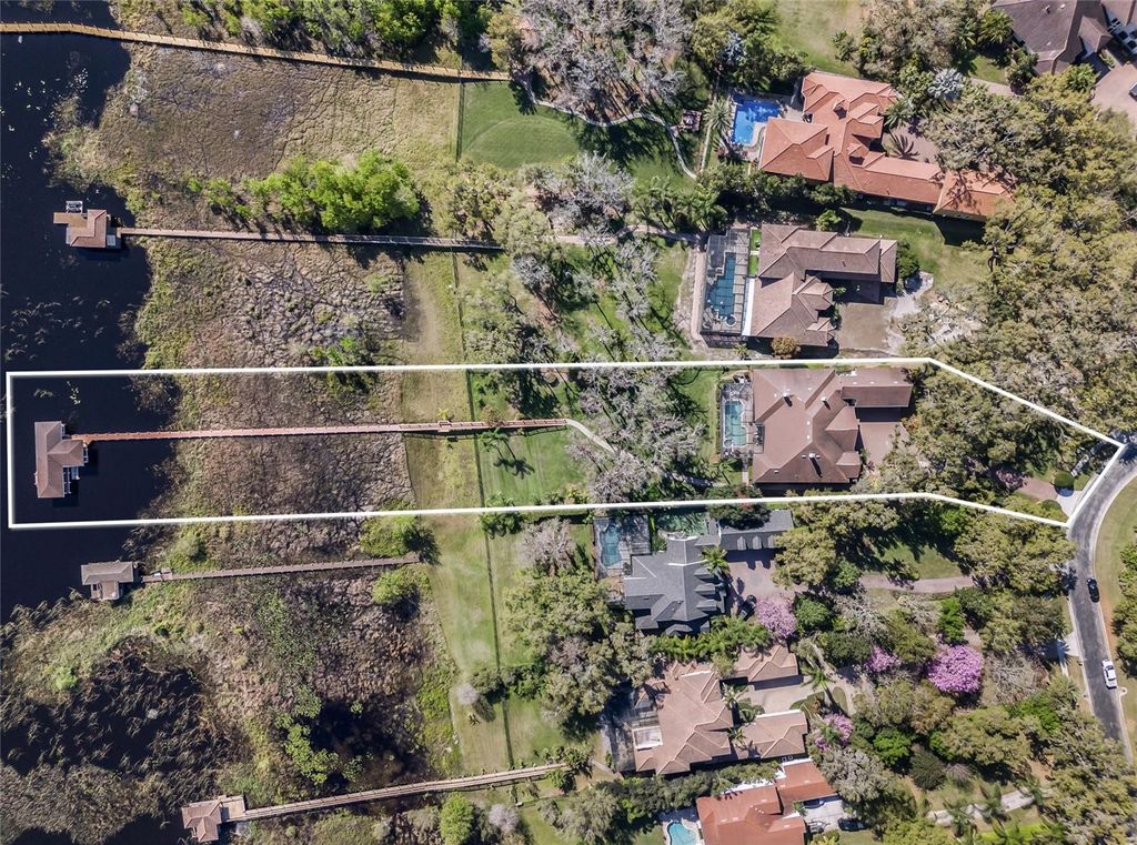 Image 70 of property listing at 10411 HART BRANCH CIRCLE, Orlando, FL 32832