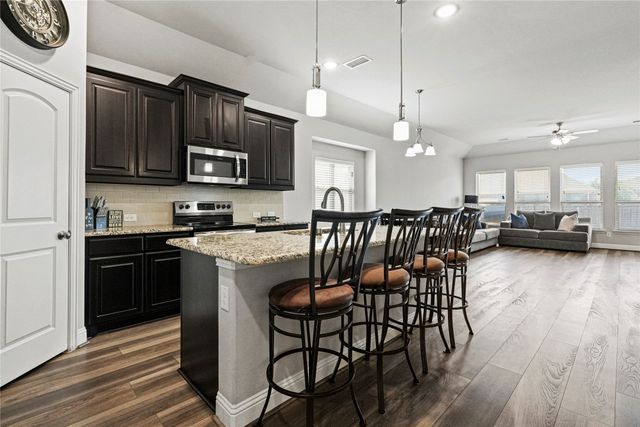 105 Melody Way, Red Oak, TX 75154