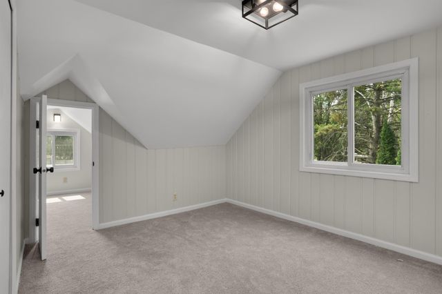7372 Stillwater Boulevard N, Oakdale, MN 55128