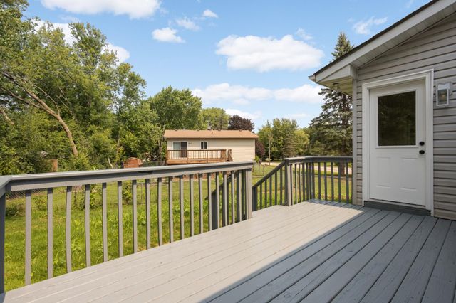 7372 Stillwater Boulevard N, Oakdale, MN 55128