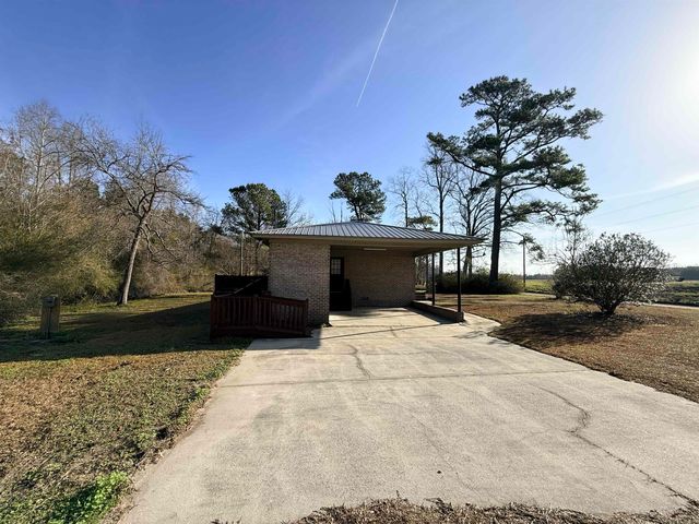 2336 Macedonia Dr., Loris, SC 29569