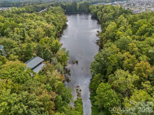 8122 Asher Chase Trail, Lancaster, SC 29720