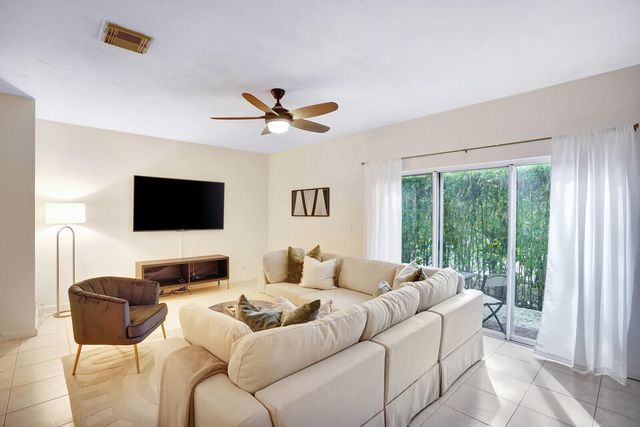 13428 Georgian Court, Wellington, FL 33414