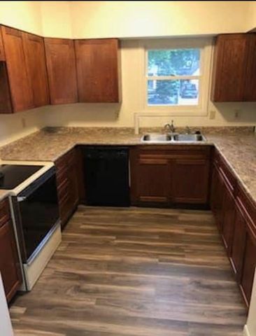 505 5th Street S, Moorhead, MN 56560