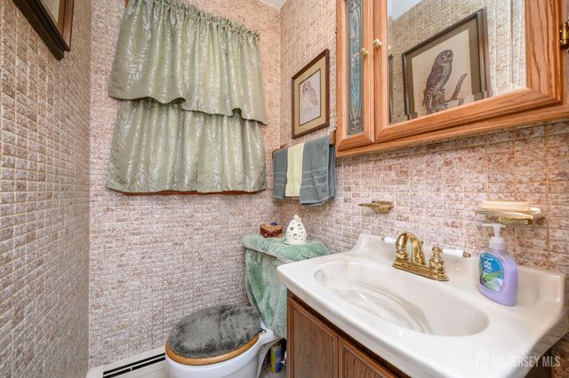 48 Wildwood Avenue, Fords, NJ 08863