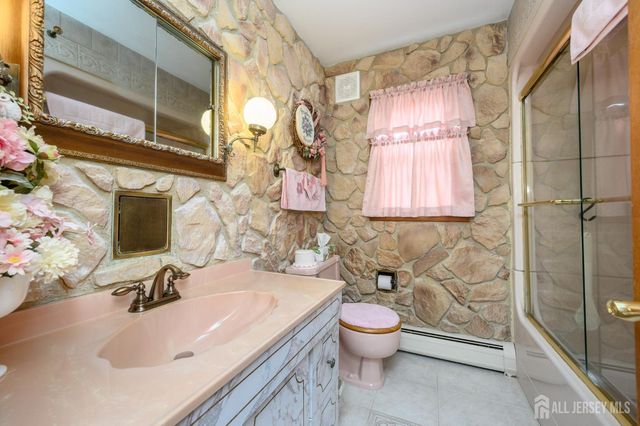 48 Wildwood Avenue, Fords, NJ 08863