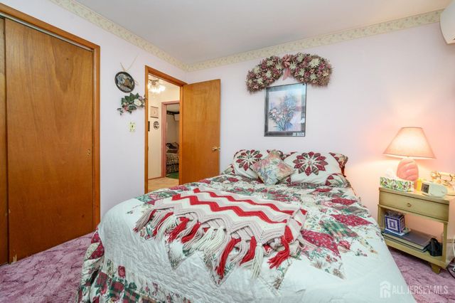 48 Wildwood Avenue, Fords, NJ 08863