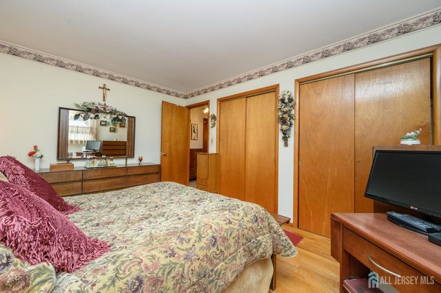 48 Wildwood Avenue, Fords, NJ 08863