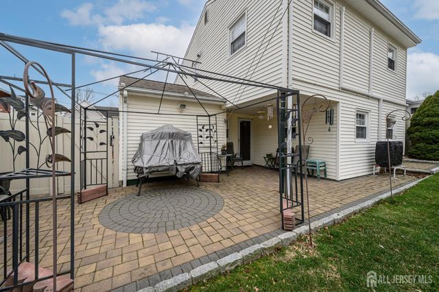 48 Wildwood Avenue, Fords, NJ 08863