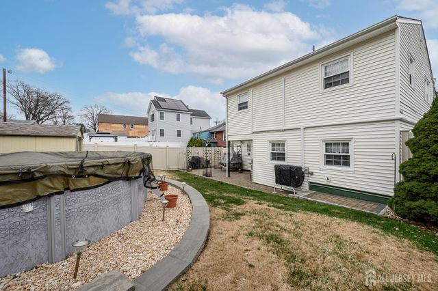 48 Wildwood Avenue, Fords, NJ 08863